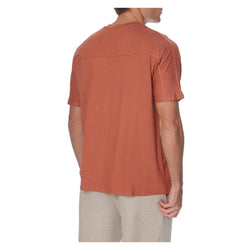 ESSENTIAL SHORT SLEEVE TEE IN RUST - THE BOX BOUTIQUE